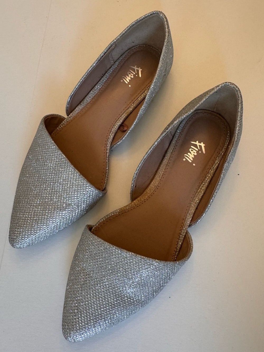 FIONI Clothing Shimmery Silver Pointed D'Orsay Flats - Size 6.5